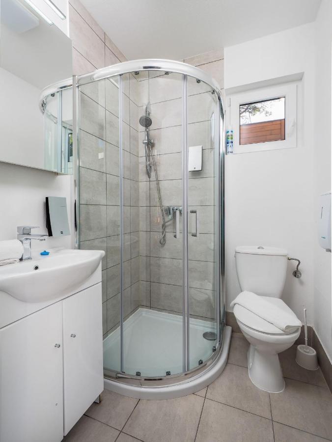 Mediteran Travel Mobile Homes Trogir - Ciovo Arbanija Екстериор снимка